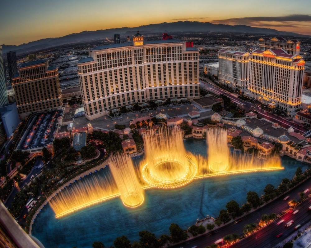 14759360-R3L8T8D-1000-Bellagio-Fountains-9